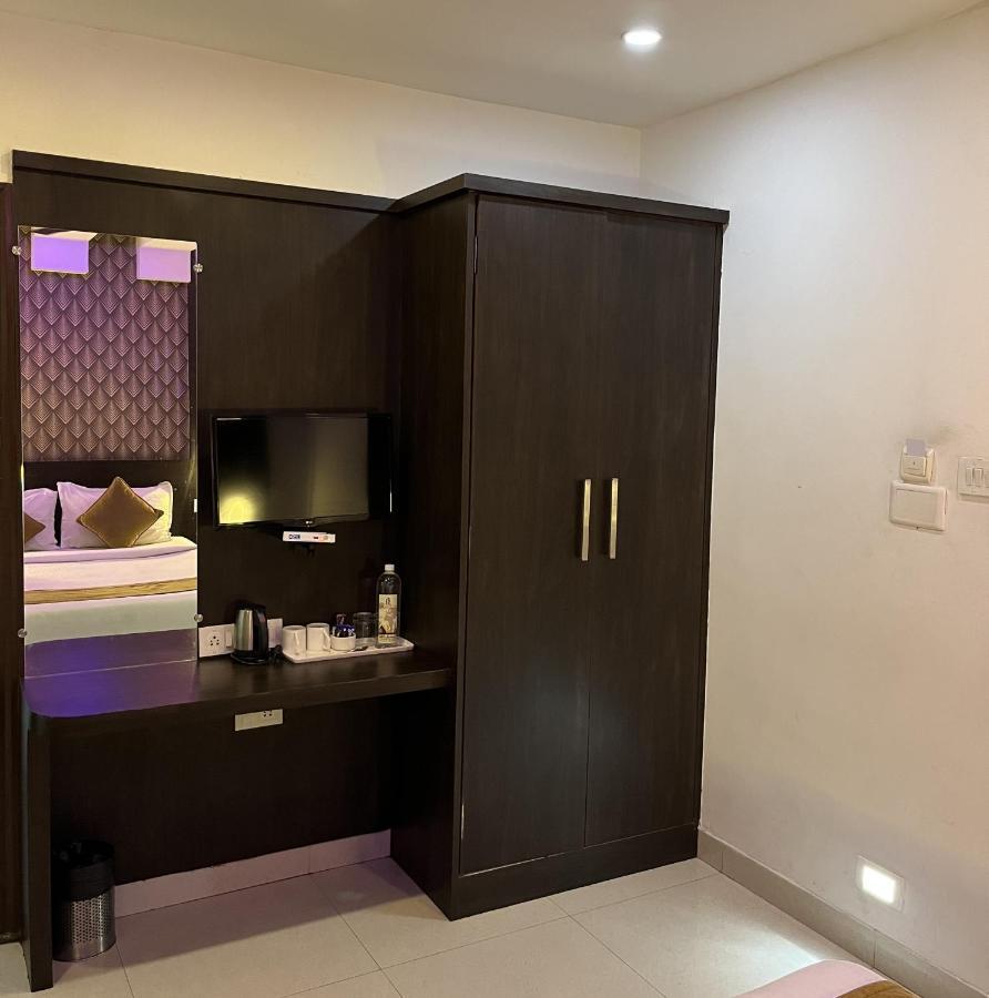The Porch Inn Hotel/Service Apartments Bangalore Esterno foto