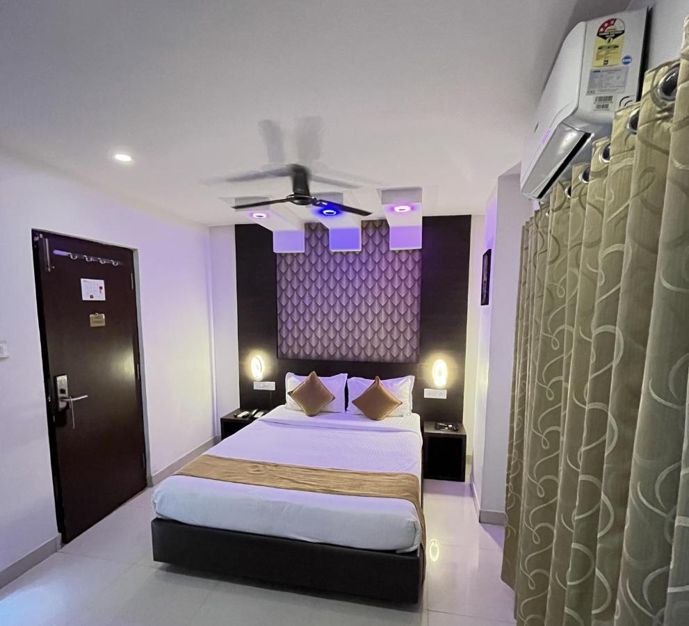 The Porch Inn Hotel/Service Apartments Bangalore Esterno foto