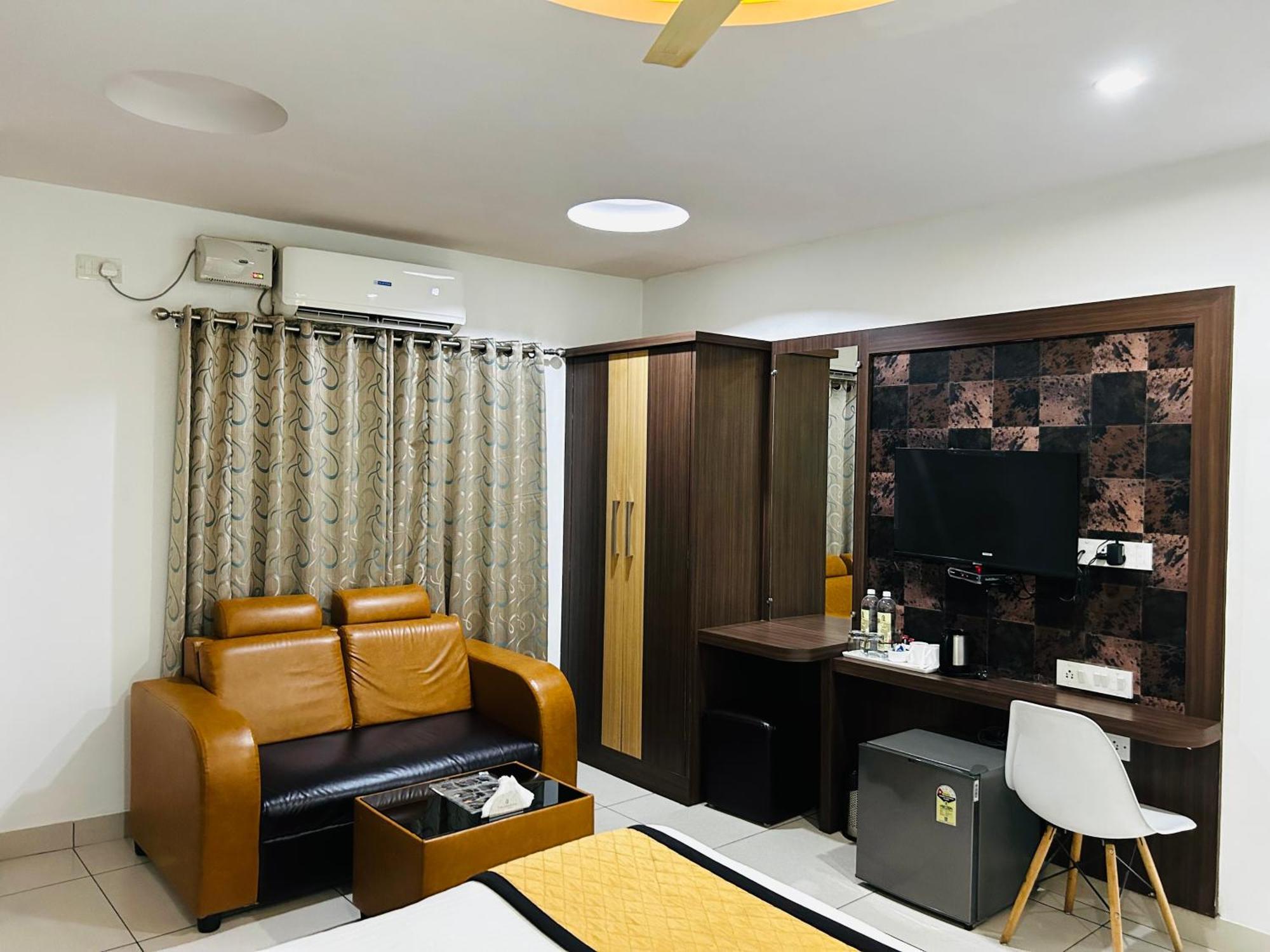 The Porch Inn Hotel/Service Apartments Bangalore Esterno foto