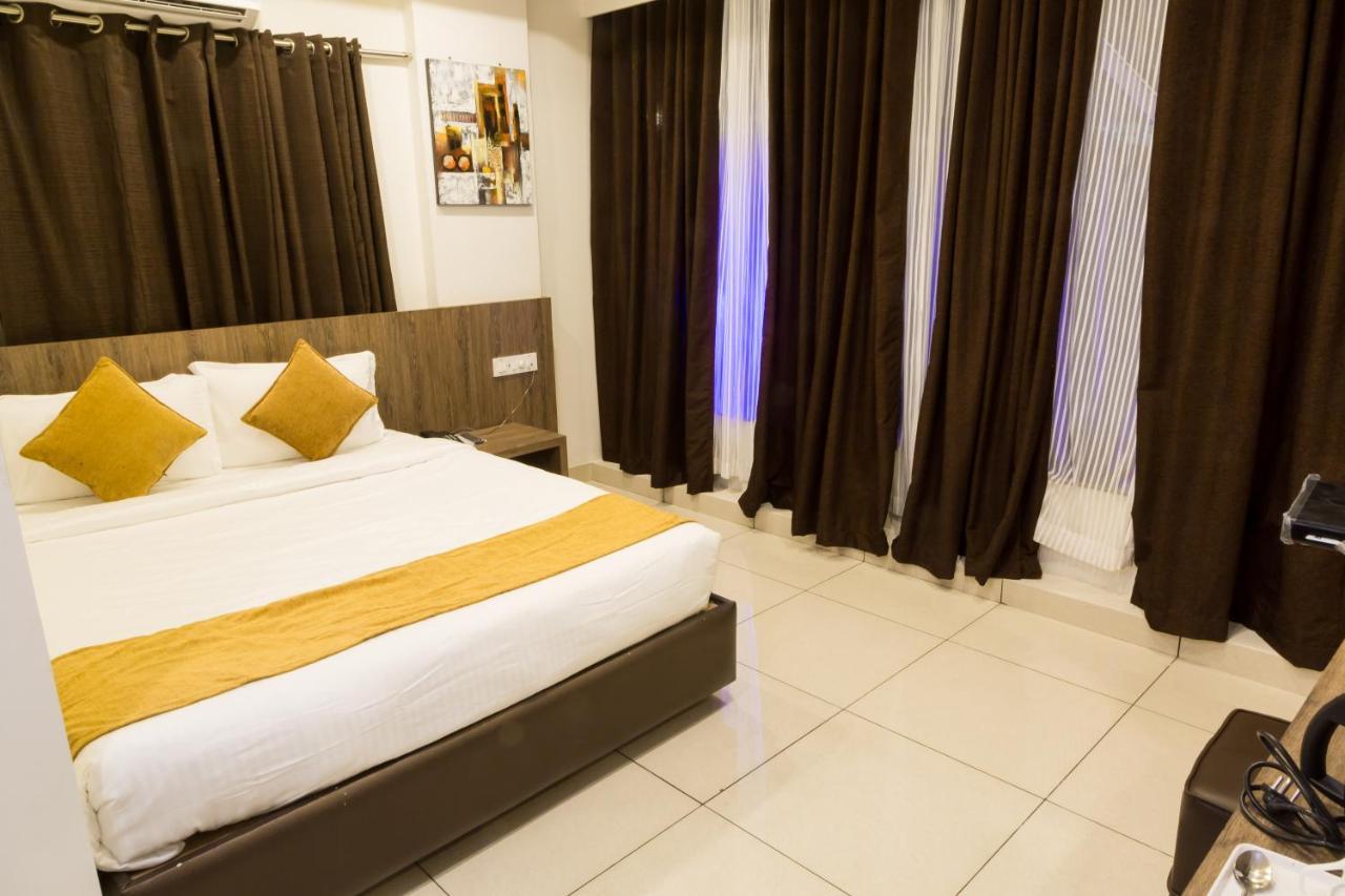 The Porch Inn Hotel/Service Apartments Bangalore Esterno foto