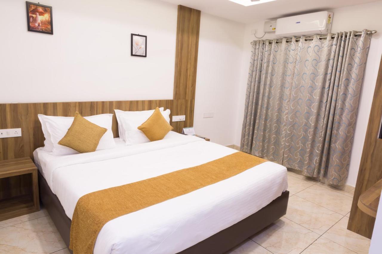 The Porch Inn Hotel/Service Apartments Bangalore Esterno foto
